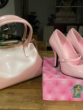 Heels & Purse Size 9 (8.5) & matching purse